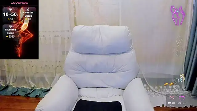 Snapshot of Pennyee chatting on 06/16/26, 05:51 Pennyee online show from 06/16/26, 05:51