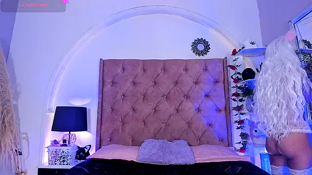 LadyAvalon online show from 11/28/25, 06:08