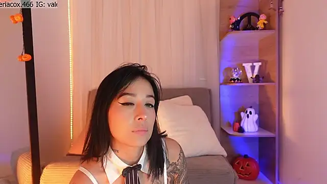 ValeriaCox online show from 10/24/25, 01:21