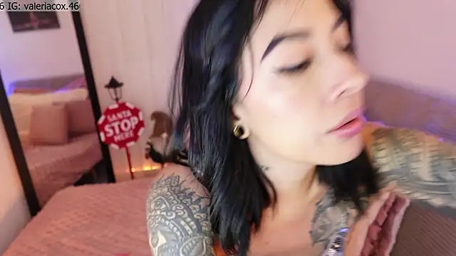 ValeriaCox online show from 11/22/25, 03:00