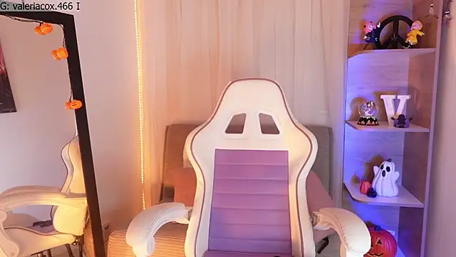 ValeriaCox online show from 10/27/25, 11:05