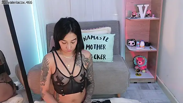 ValeriaCox online show from 11/11/25, 02:34