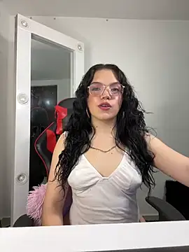 Snapshot of angela_cortes_ chatting on 03/06/25, 03:13 angela cortes online show from 03/06/25, 03:13