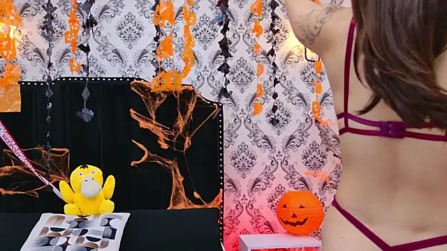 SaaraBrown online show from 10/20/25, 12:17