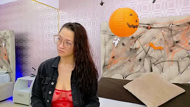 SaaraBrown online show from 10/23/25, 12:15