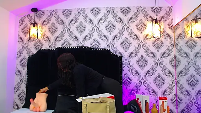 SaaraBrown online show from 02/22/25, 12:18