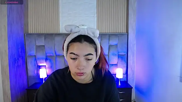 Mia Rinn online show from 11/03/25, 02:09