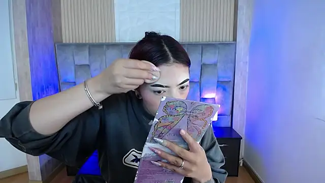 Mia Rinn online show from 10/16/25, 01:52