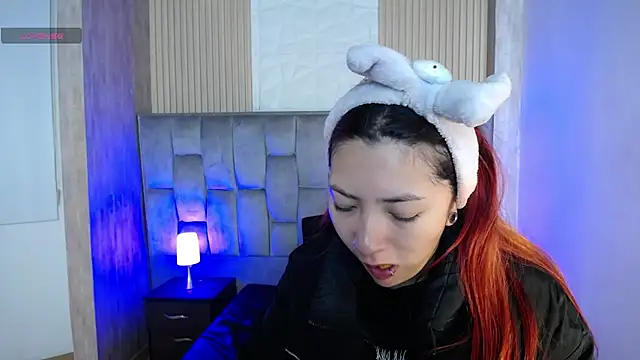 Mia Rinn online show from 10/15/25, 01:52