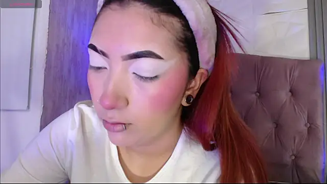 Mia Rinn online show from 11/18/25, 02:53