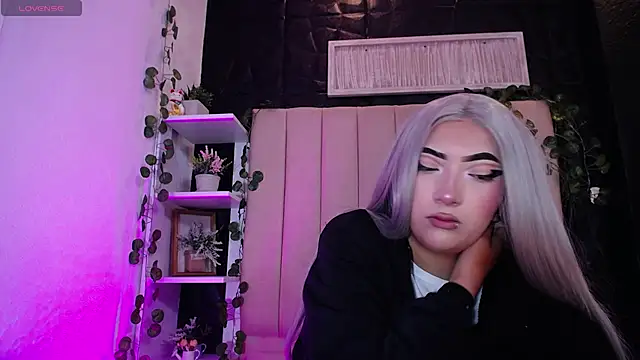 Mia Rinn online show from 02/12/25, 07:02