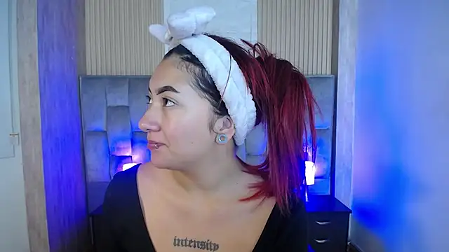 Mia Rinn online show from 10/06/25, 01:45