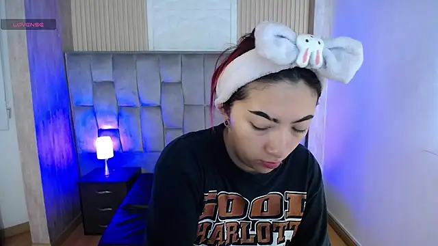 Mia Rinn online show from 10/11/25, 01:45