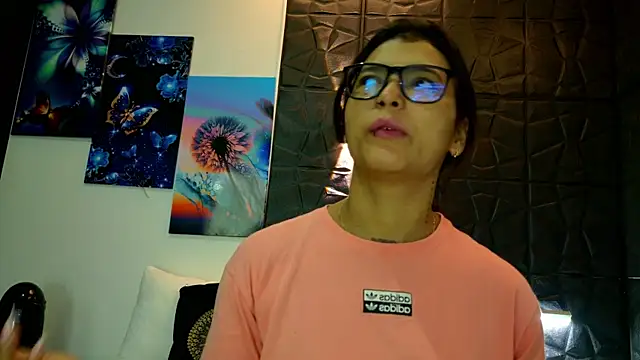 Snapshot of graceymilf666 chatting on 12/21/25, 12:07 graceymilf666 online show from 12/21/25, 12:07