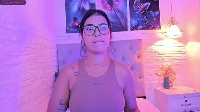 Snapshot of graceymilf666 chatting on 03/18/25, 11:22 graceymilf666 online show from 03/18/25, 11:22