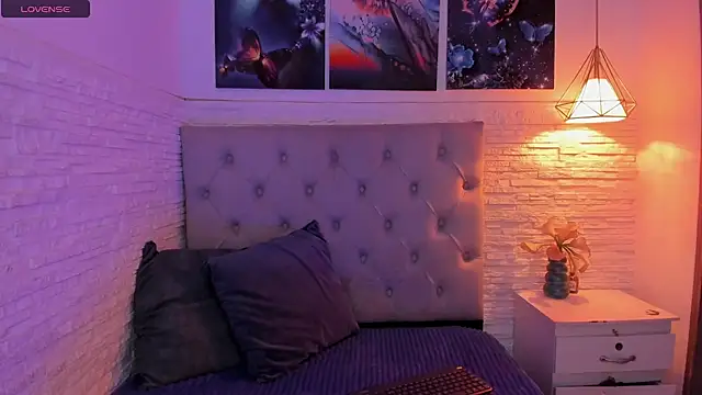 Snapshot of graceymilf666 chatting on 03/19/25, 11:28 graceymilf666 online show from 03/19/25, 11:28