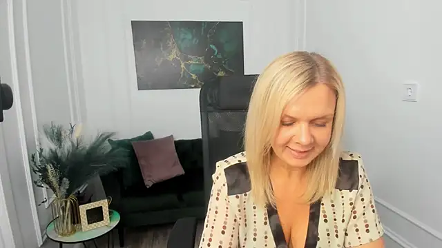 AgathaKlouin online show from 03/28/26, 11:33