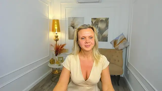 AgathaKlouin online show from 04/19/26, 06:10