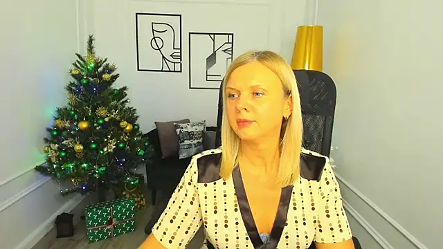 AgathaKlouin online show from 12/18/25, 07:18