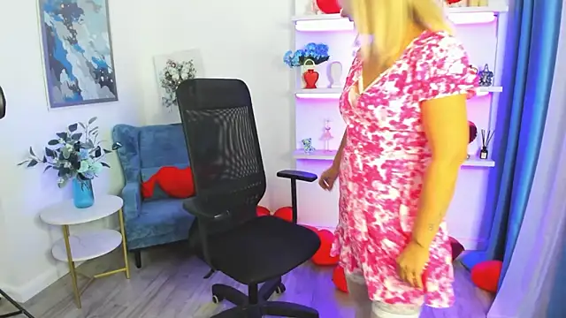 AgathaKlouin online show from 02/15/26, 08:13