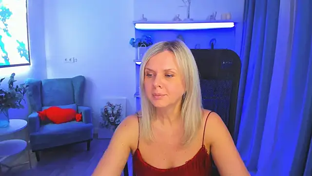 AgathaKlouin online show from 03/26/26, 07:45