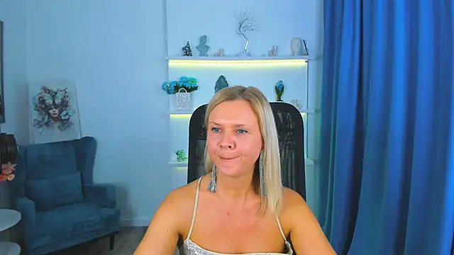 AgathaKlouin online show from 11/29/25, 07:36