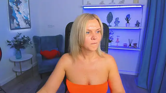 AgathaKlouin online show from 05/07/26, 07:39
