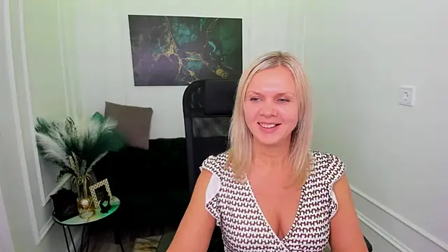 AgathaKlouin online show from 02/22/26, 11:45