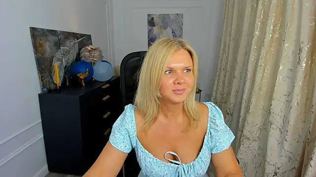 AgathaKlouin online show from 05/30/26, 11:16