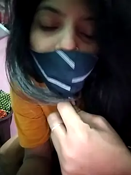 Snapshot of Hotty-Divya chatting on 11/06/25, 03:16 Hotty-Divya online show from 11/06/25, 03:16