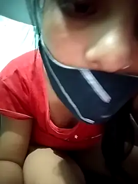 Snapshot of Hotty-Divya chatting on 09/18/25, 02:20 Hotty-Divya online show from 09/18/25, 02:20