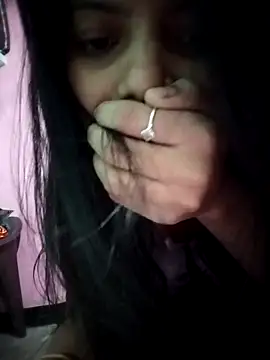 Snapshot of Hotty-Divya chatting on 11/08/25, 02:37 Hotty-Divya online show from 11/08/25, 02:37