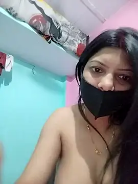 Snapshot of Hotty-Divya chatting on 04/14/26, 02:33 Hotty-Divya online show from 04/14/26, 02:33