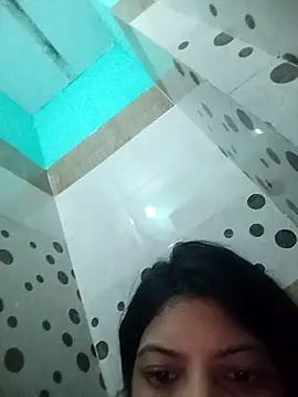 Snapshot of Hotty-Divya chatting on 10/22/25, 02:11 Hotty-Divya online show from 10/22/25, 02:11