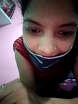 Snapshot of Hotty-Divya chatting on 09/08/25, 03:00 Hotty-Divya online show from 09/08/25, 03:00