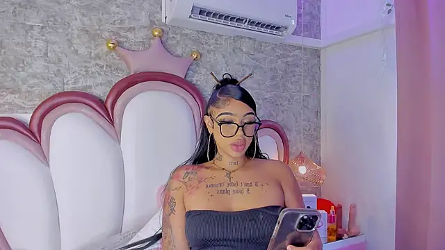 Mia Jansen online show from 04/13/26, 01:48