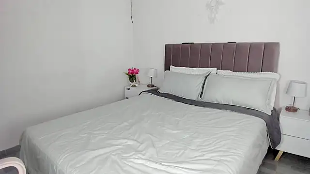 Ori valentina online show from 11/05/25, 06:44