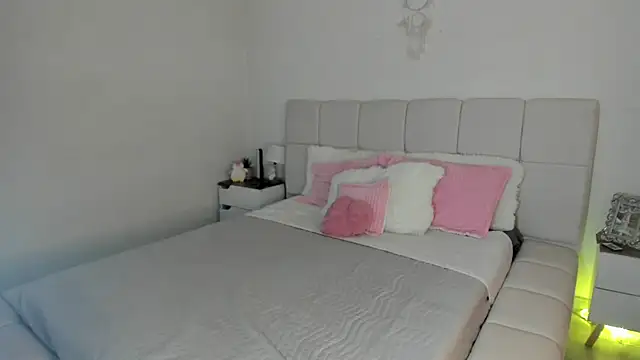 Ori valentina online show from 03/31/26, 08:33