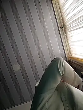 Lesly 10- online show from 11/13/25, 03:49