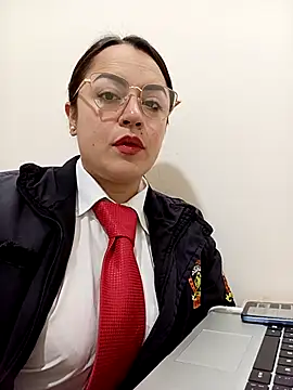 Lesly 10- online show from 10/21/25, 12:48