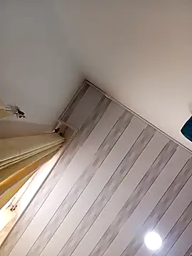 Lesly 10- online show from 10/04/25, 09:16