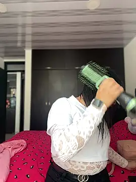 Lesly 10- online show from 01/10/26, 06:47