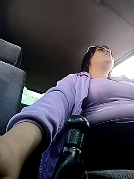 Lesly 10- online show from 12/19/25, 05:26