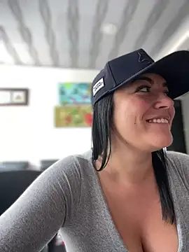 Lesly 10- online show from 03/07/26, 08:36