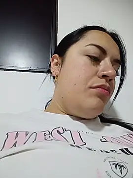 Lesly 10- online show from 07/04/26, 04:11