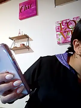 Lesly 10- online show from 06/12/26, 05:00