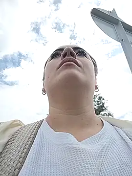 Lesly 10- online show from 11/17/25, 05:50