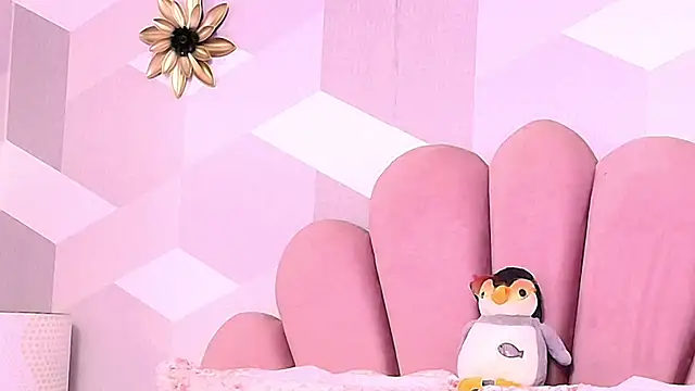 KylieMonnett online show from 11/26/25, 05:02