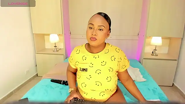 Snapshot of EmilyyStuart chatting on 12/23/25, 04:01 EmilyyStuart online show from 12/23/25, 04:01