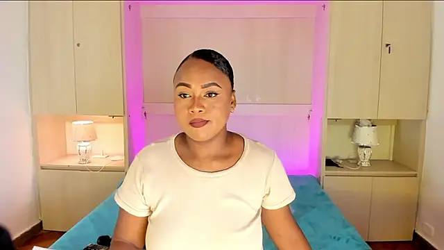 Snapshot of EmilyyStuart chatting on 02/04/26, 07:31 EmilyyStuart online show from 02/04/26, 07:31